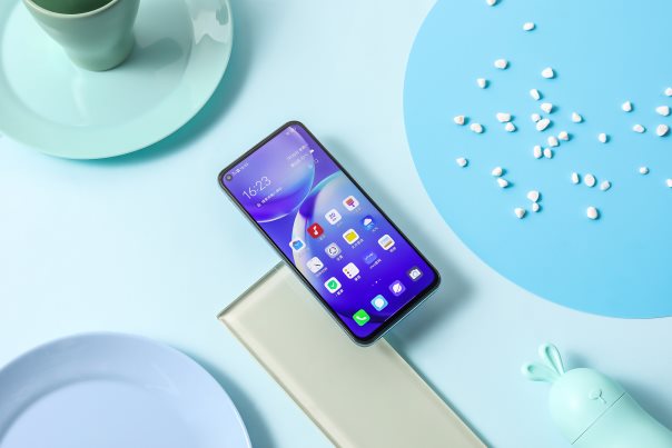 C:\Users\wofew\Pictures\新聞稿配圖\vivo Y70s 冷萃銀\新建文件夾\1.jpg