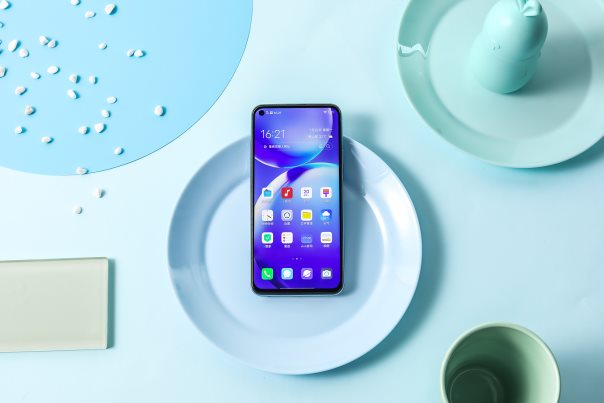 C:\Users\wofew\Pictures\新聞稿配圖\vivo Y70s 冷萃銀\新建文件夾\2.jpg
