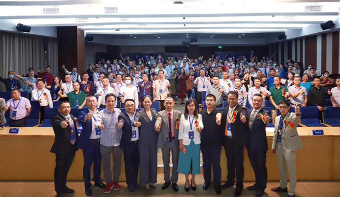 楊格|騰訊QQfamily智能門鎖全國服務中心啟動大會 暨戰略合作商大會圓滿舉行